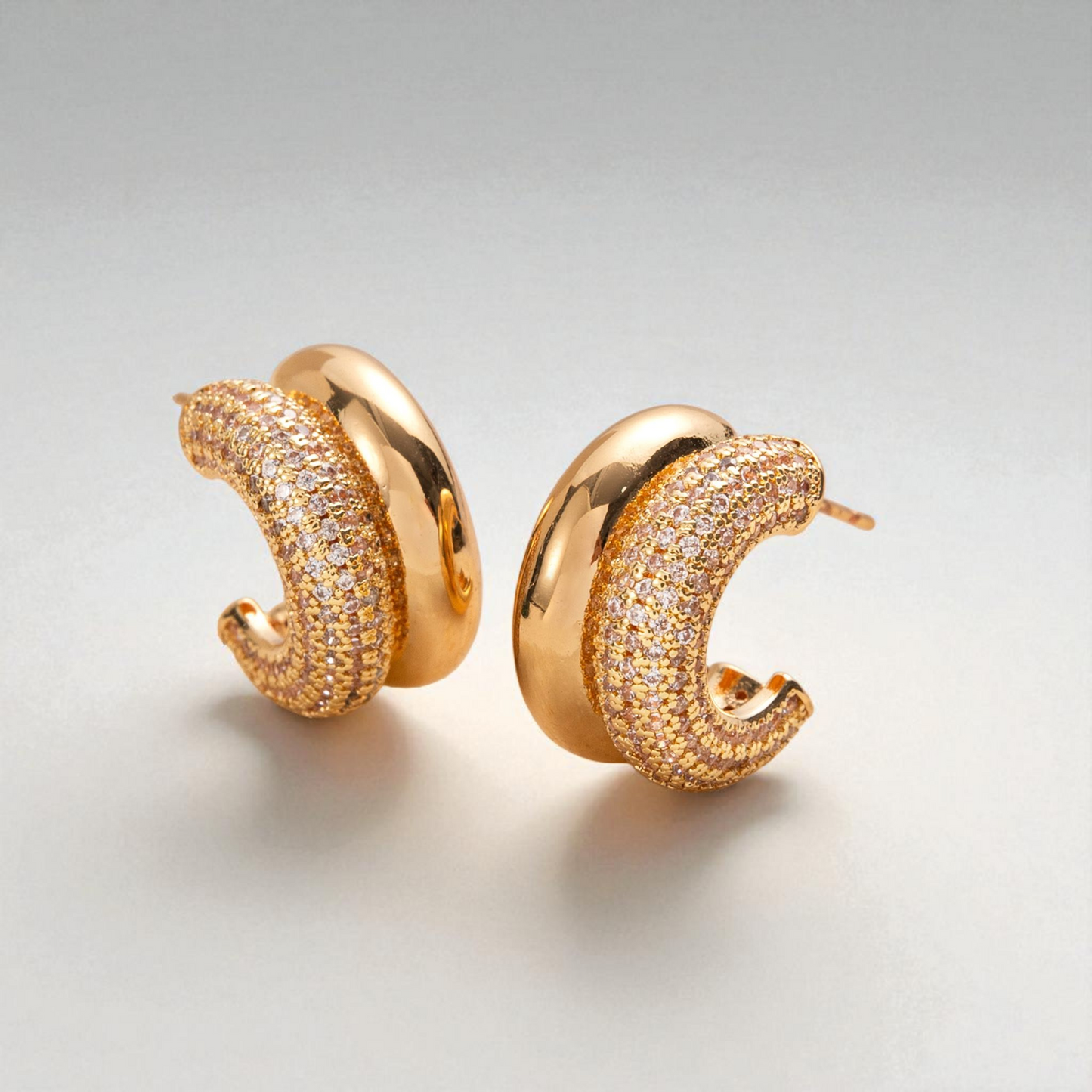 Aros Doble Hoop Pavé - Baño de Oro 18K