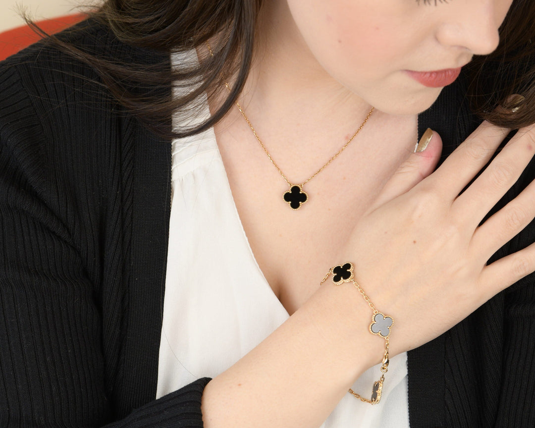 Cadena Clover Onix Trébol - Baño Oro 18k