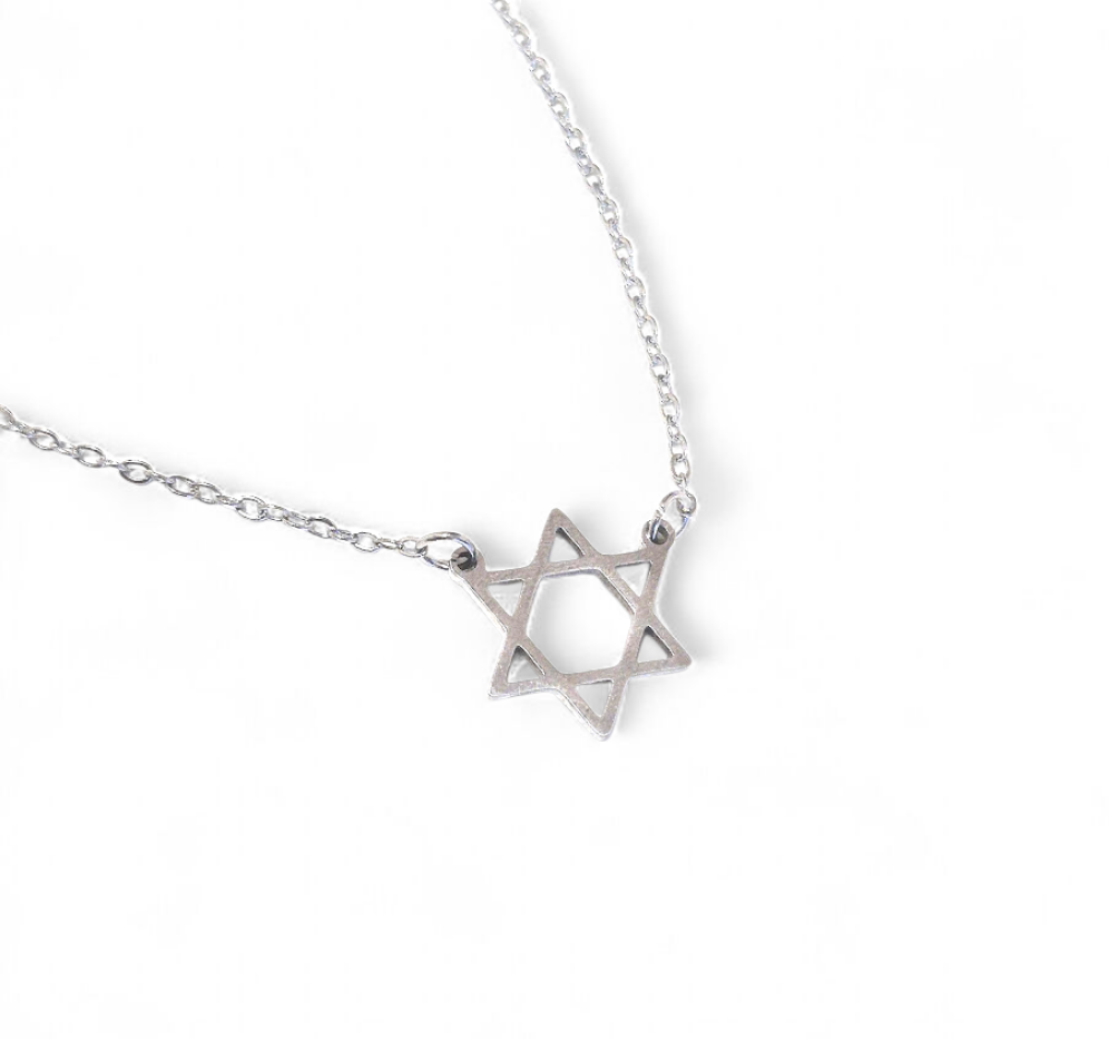 Collar Estrella de David Hueca en Acero