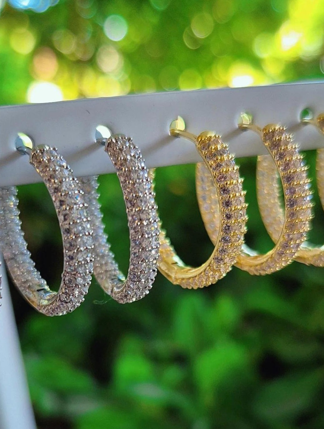 Argollas Gruesas de Circones Dorado