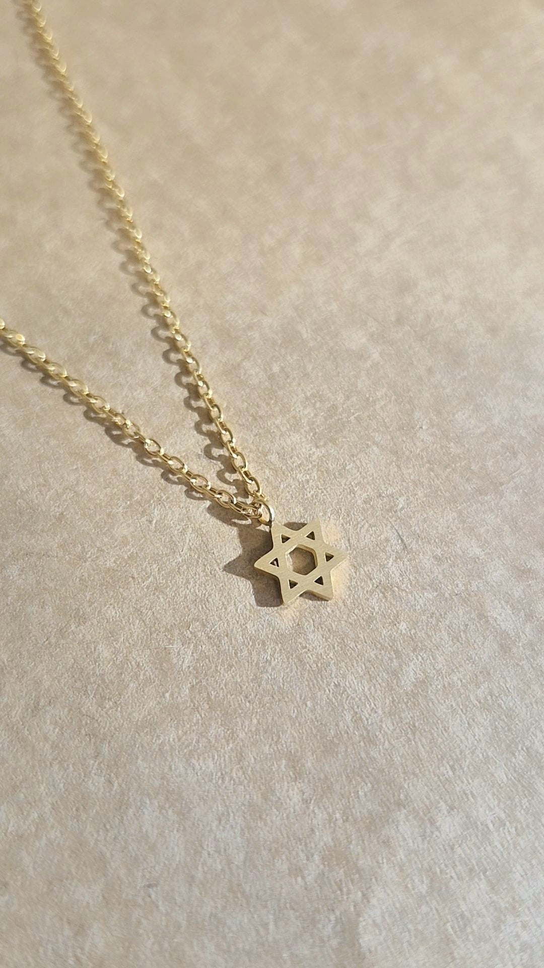 Collar Estrella de David Mini en Acero con Baño de Oro