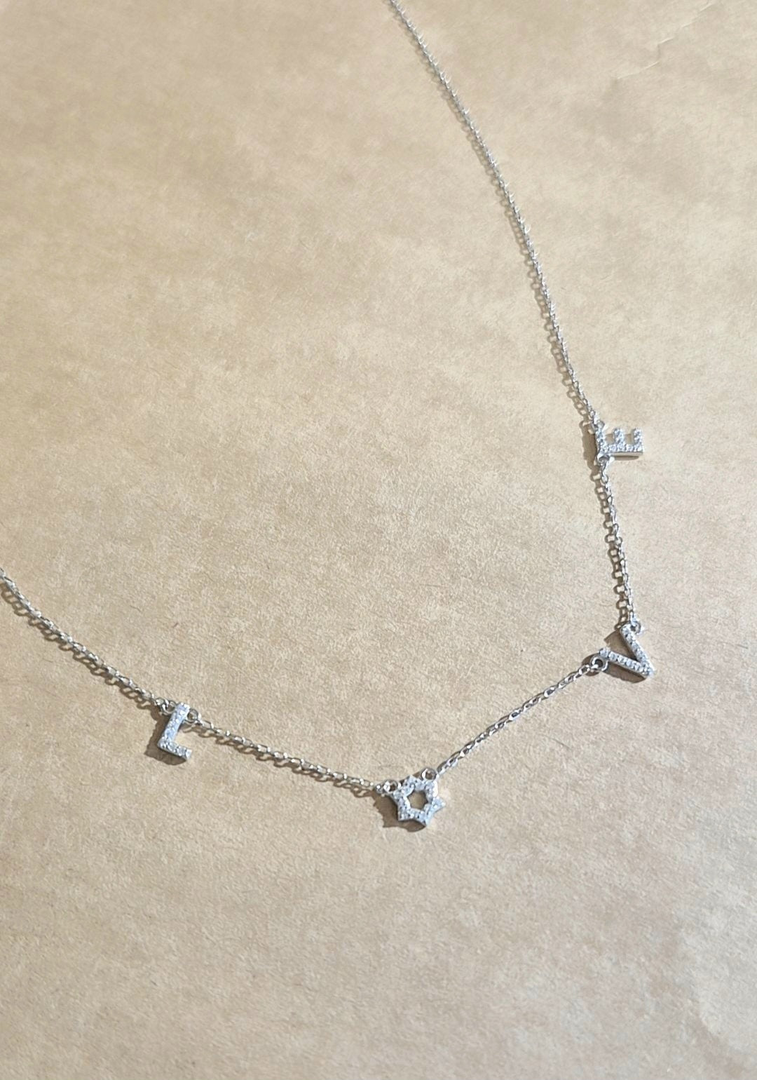 Collar LOVE con Estrella y Circones – Plata 925 con Baño de Rodio