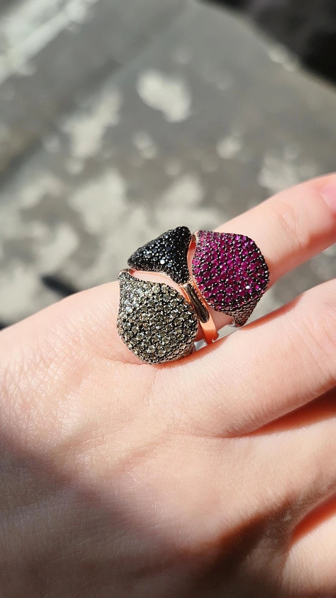 Anillo Sello Oliva Pavé – Baño de Oro 18k