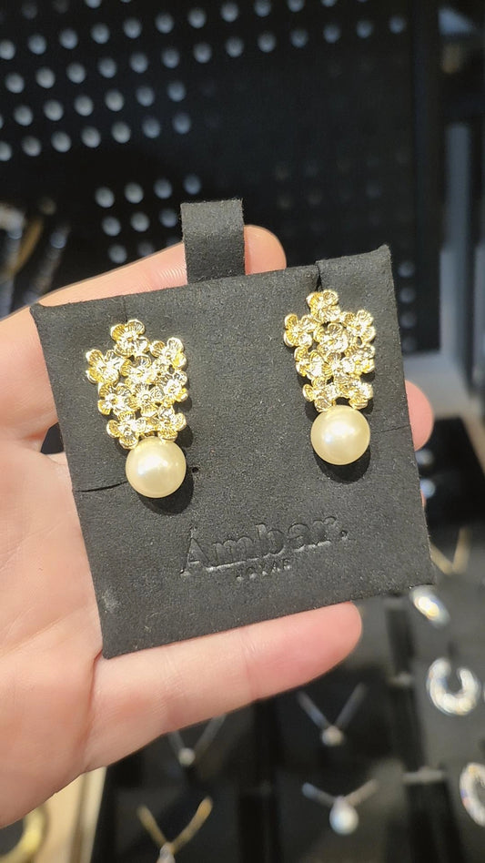 Aros Flor Racimo con Perla Dorado