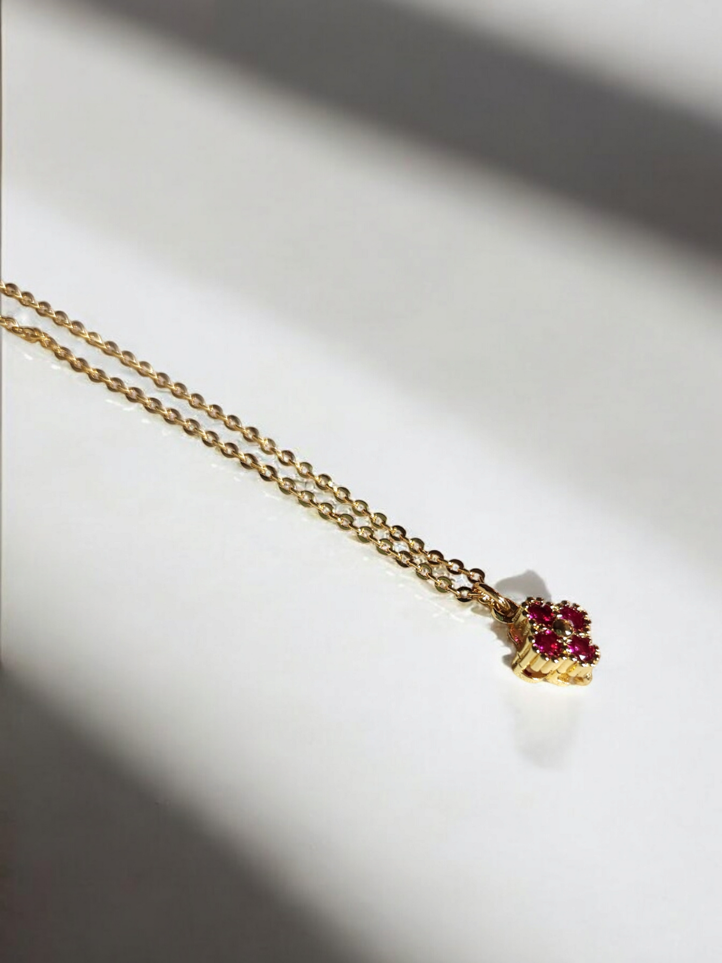 Cadena Mini Clover Fucsia