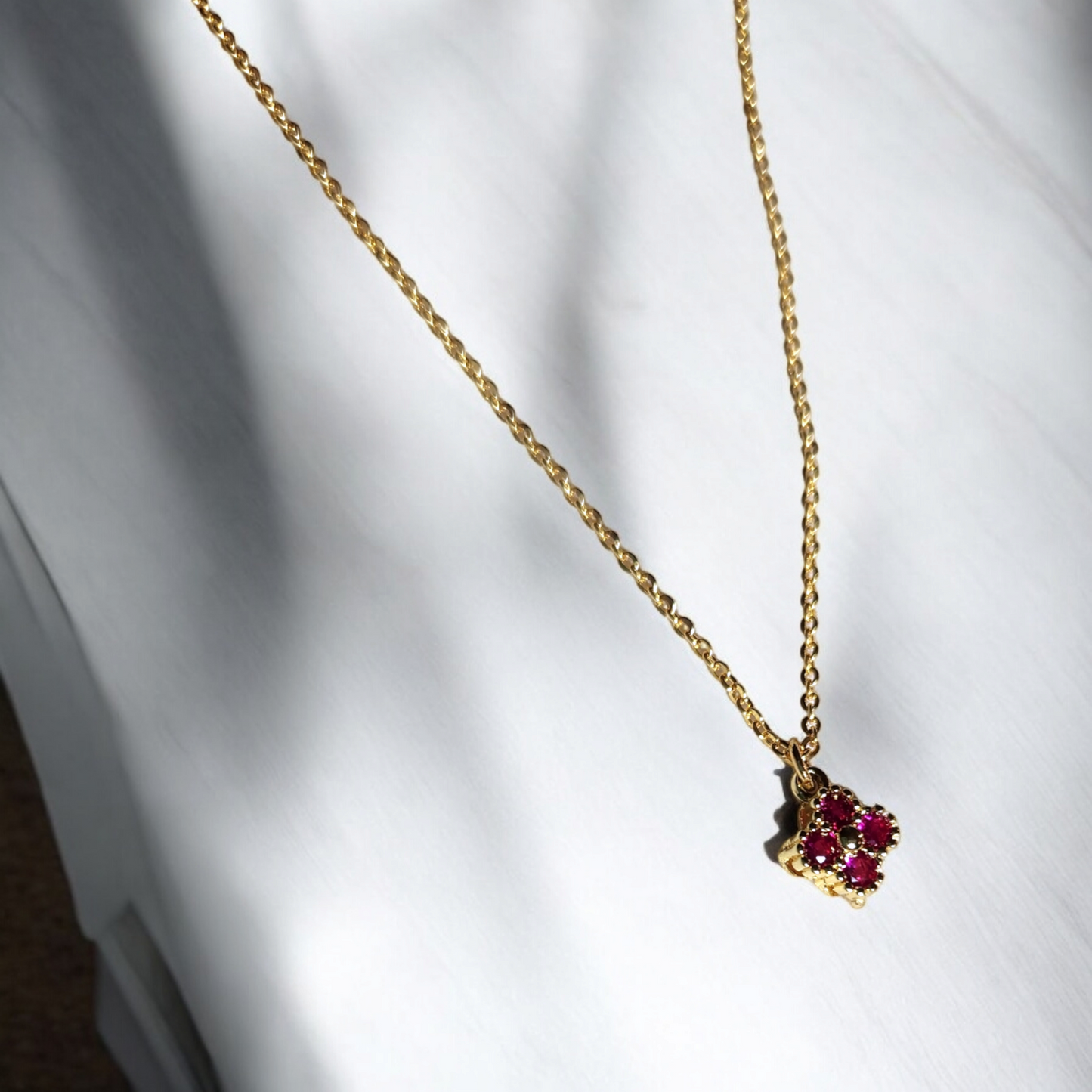 Cadena Mini Clover Fucsia - 18k