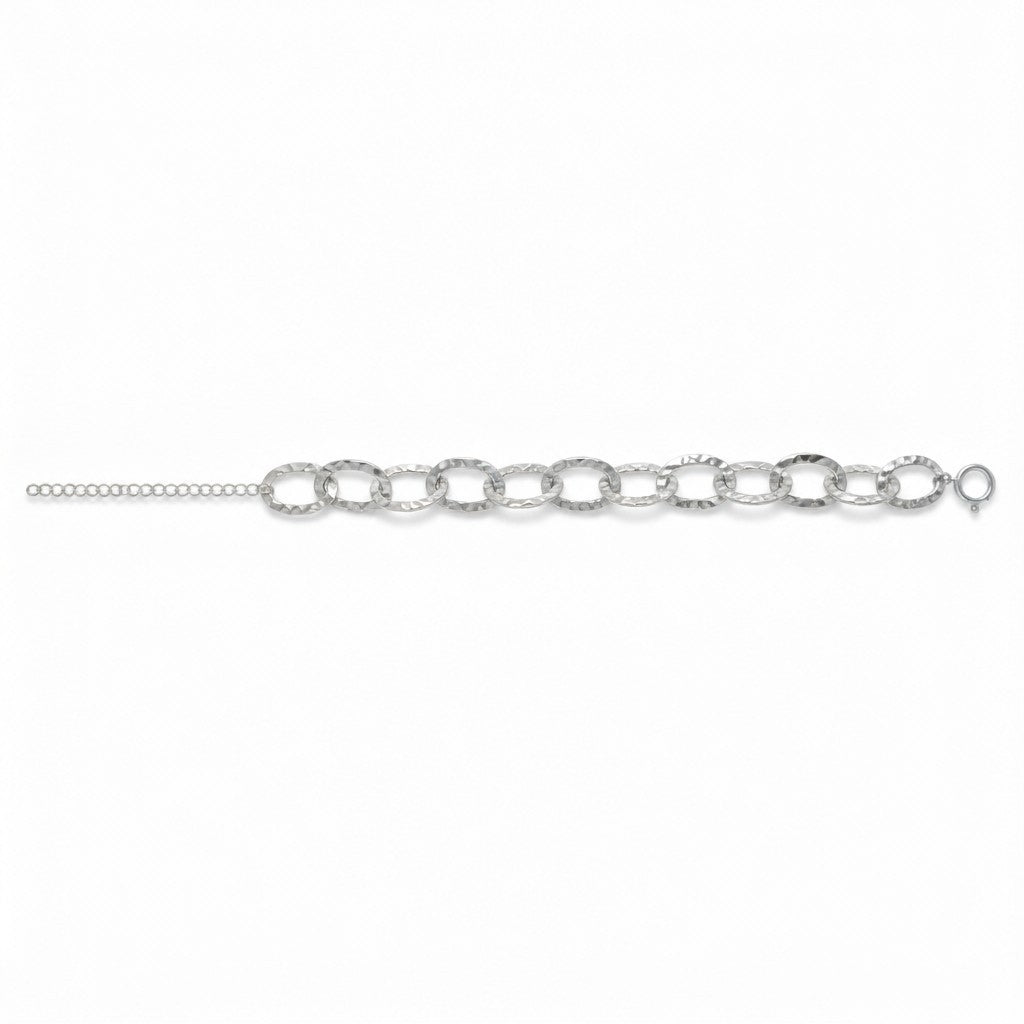 Pulsera de eslabones ovalados martillados con baño de plata, cierre marinero y extensor