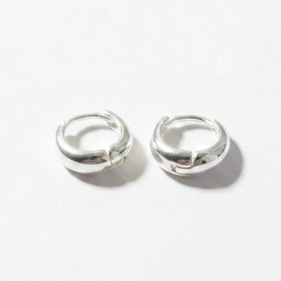Aros Huggie Bombé Lisa 8mm - Baño de Plata