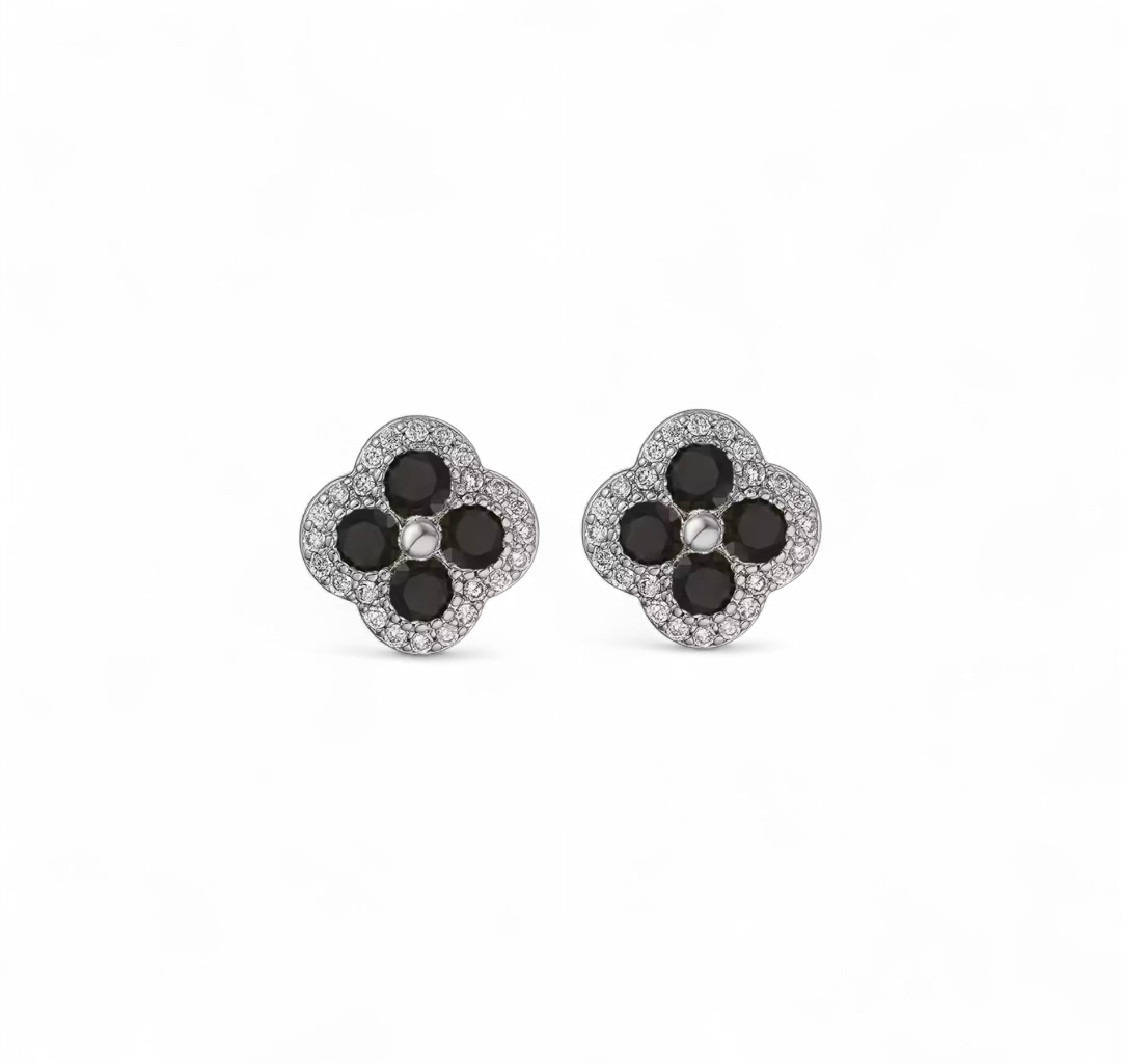 Aros Flor con Circonitas Negras y Blancas – Baño de Rodio