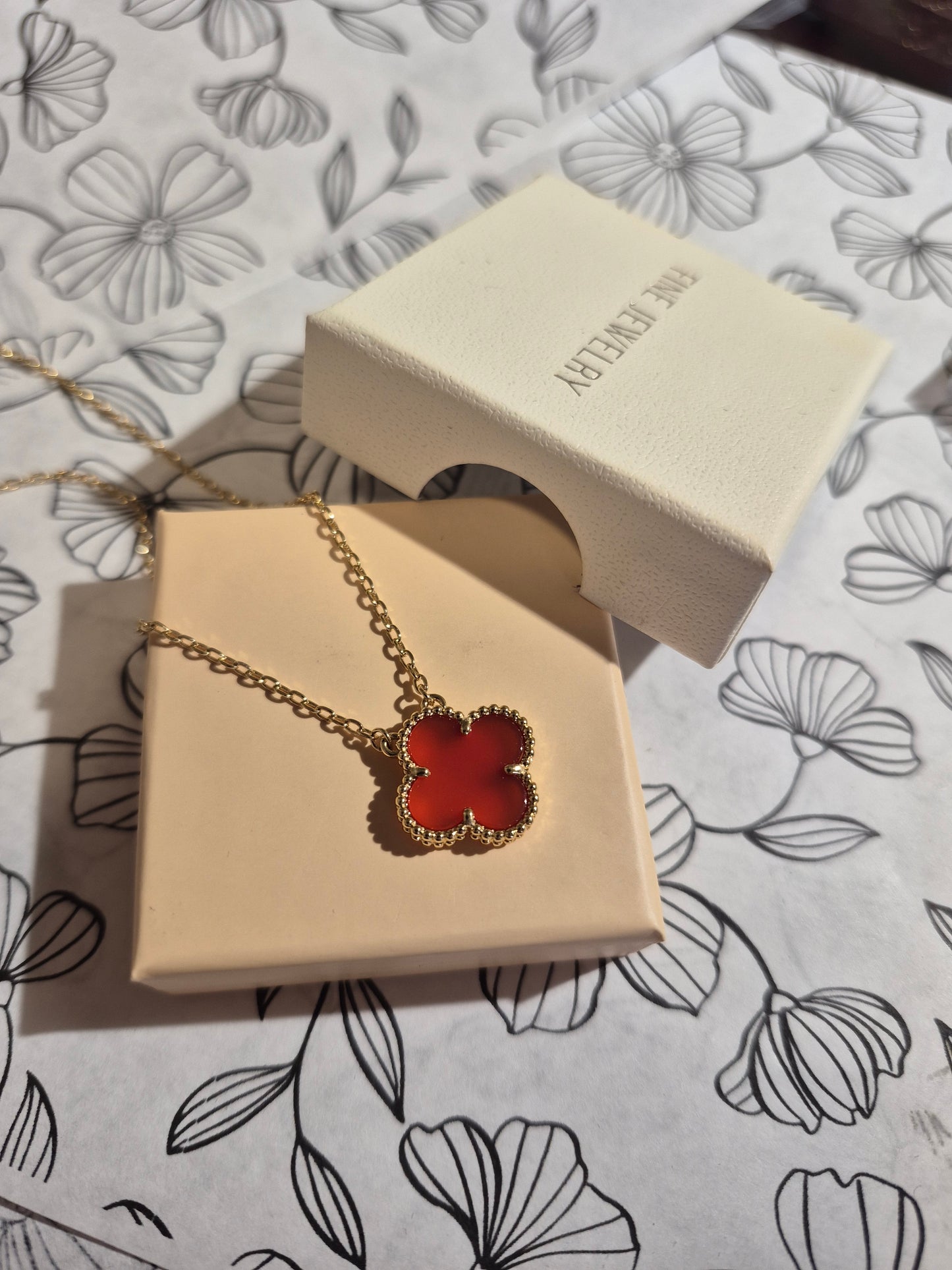 Cadena Clover Cornalina - Baño de Oro 18k