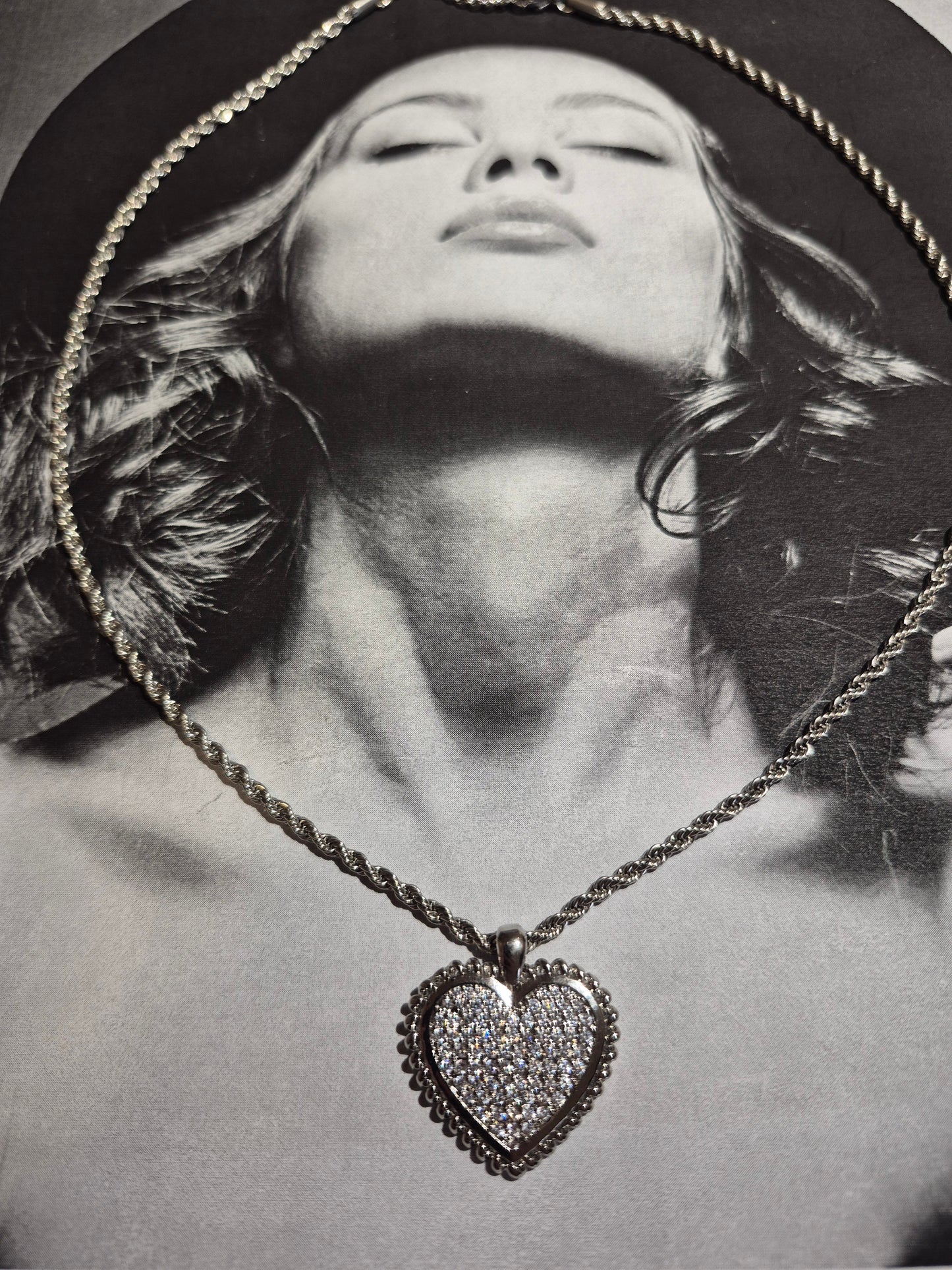 Collar Corazón de Circones