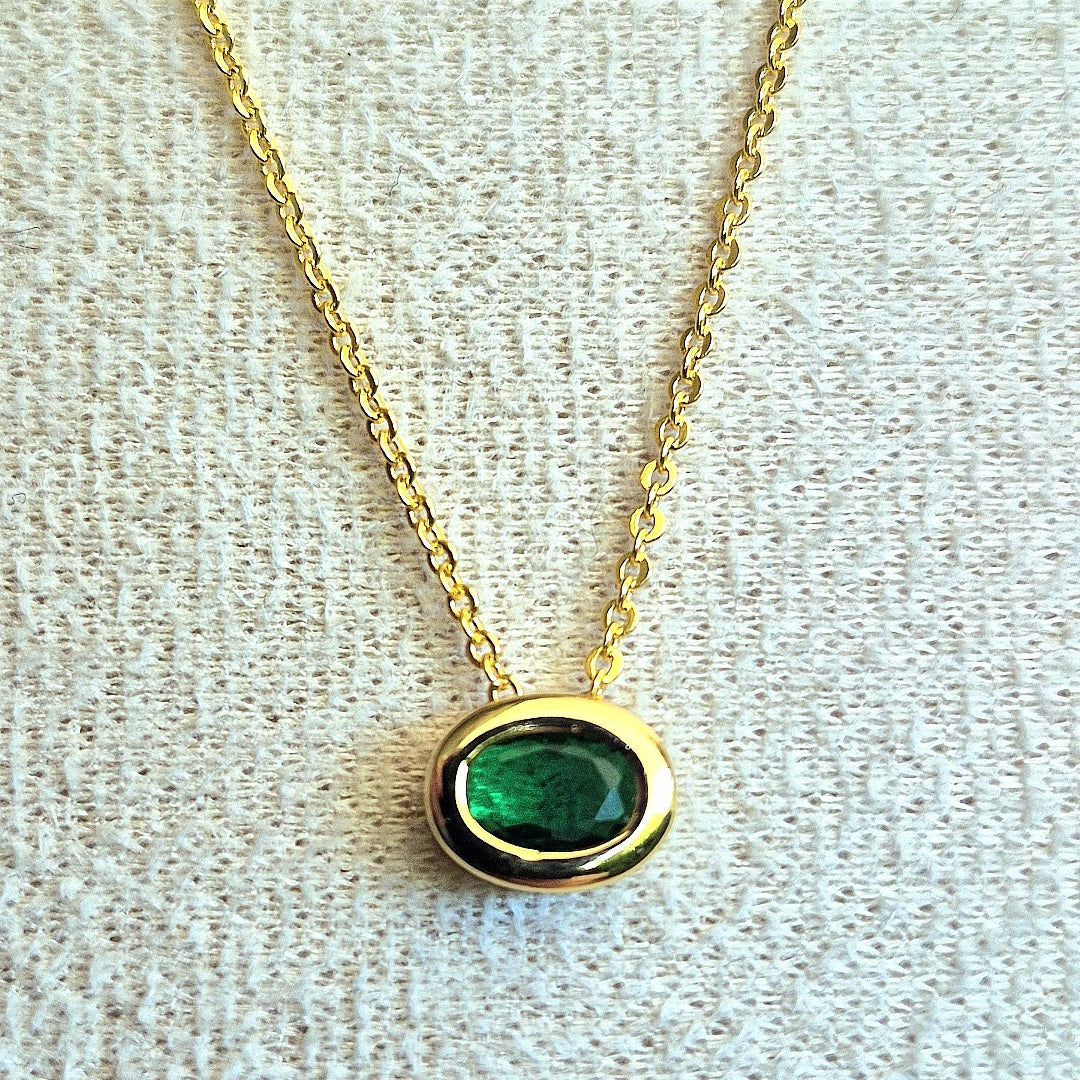 Collar Esmeralda Oval Bisel