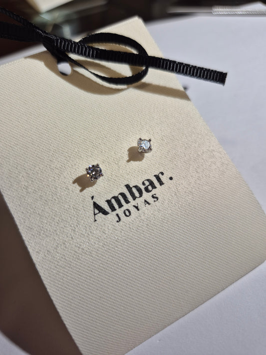 Aros Stud Moissanita 3mm en Plata 925 | Montura Martini 4 Grifas (A Pedido)
