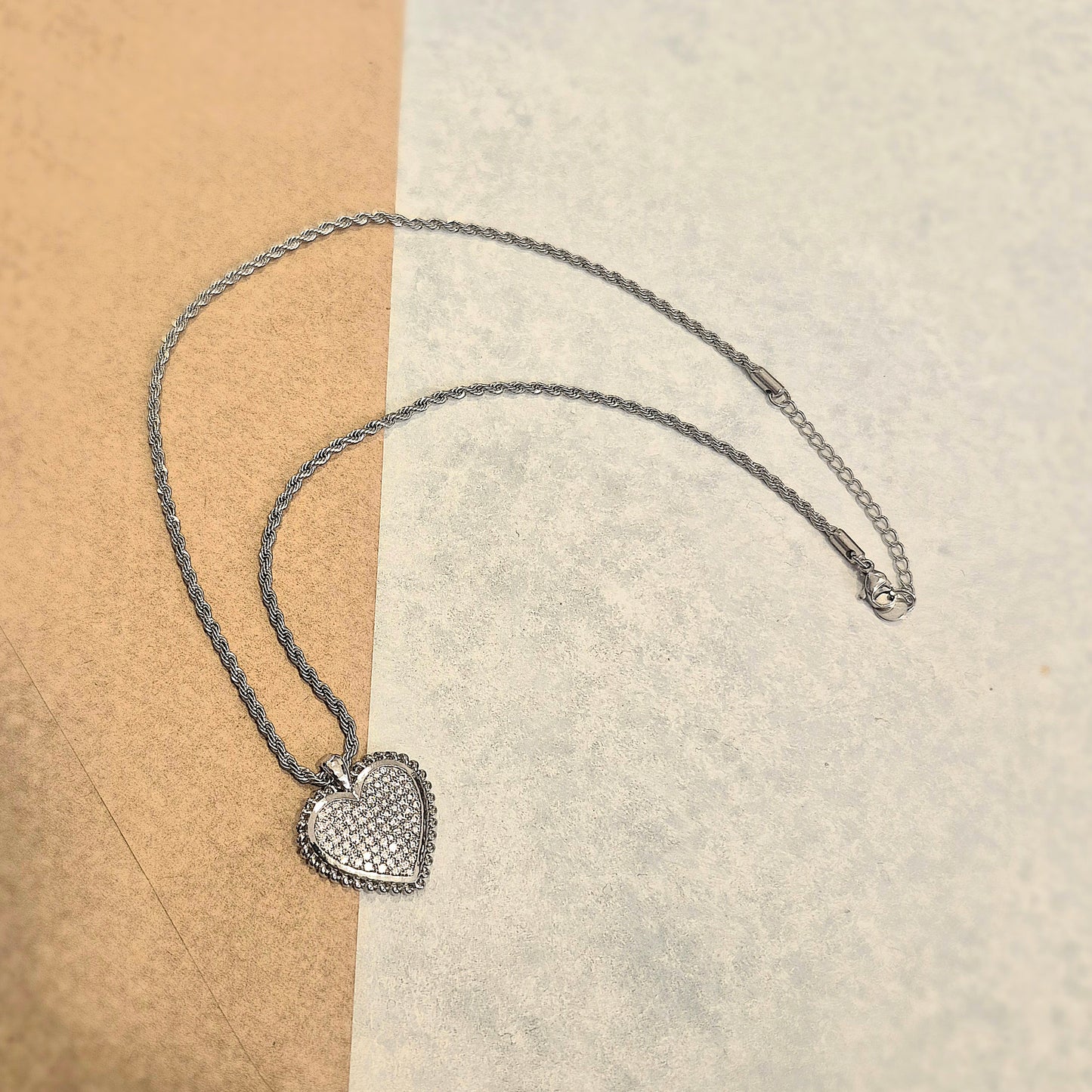 Collar Corazón de Circones