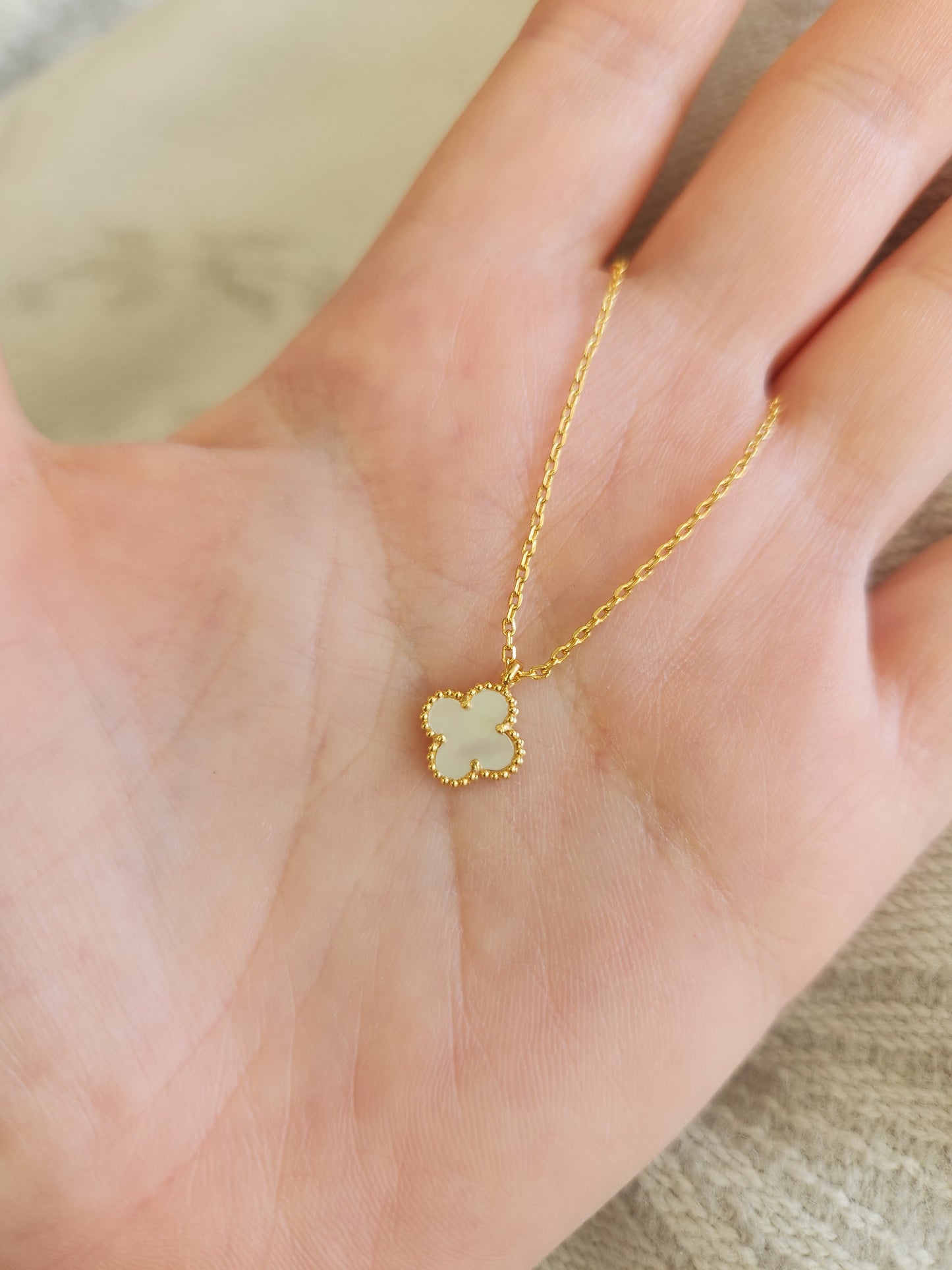 Cadena Sweet Clover Nacar Plata 925 con Baño de oro 18k