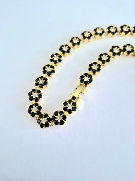 Collar de Flores con Circonitas Negras - Oro 18k