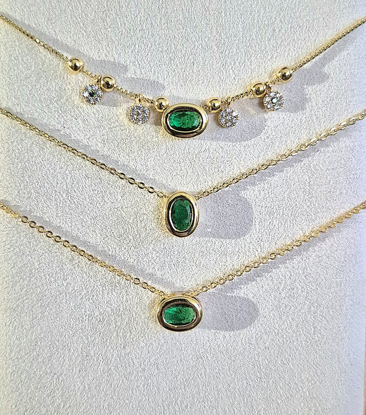 Collar Esmeralda Oval Punto de Luz