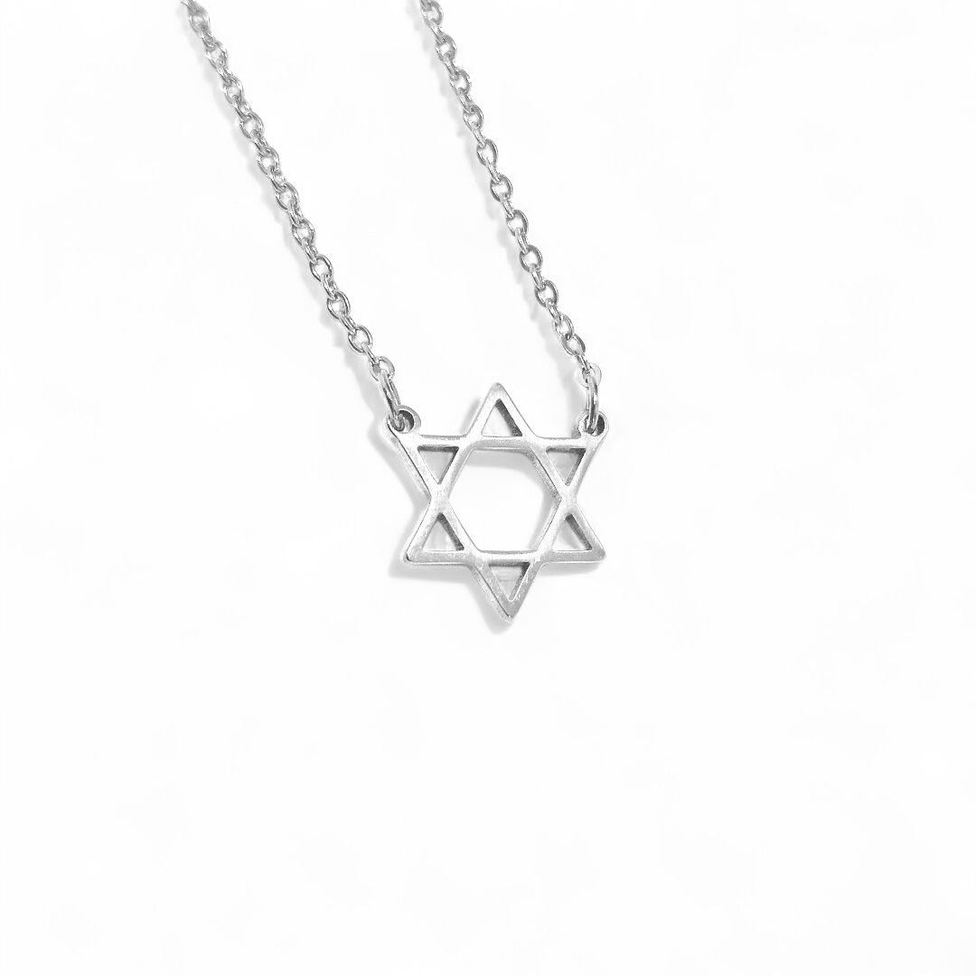 Collar Estrella de David Hueca en Acero