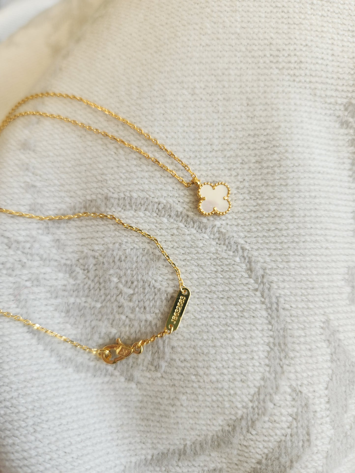 Cadena Sweet Clover Nacar Plata 925 con Baño de oro 18k