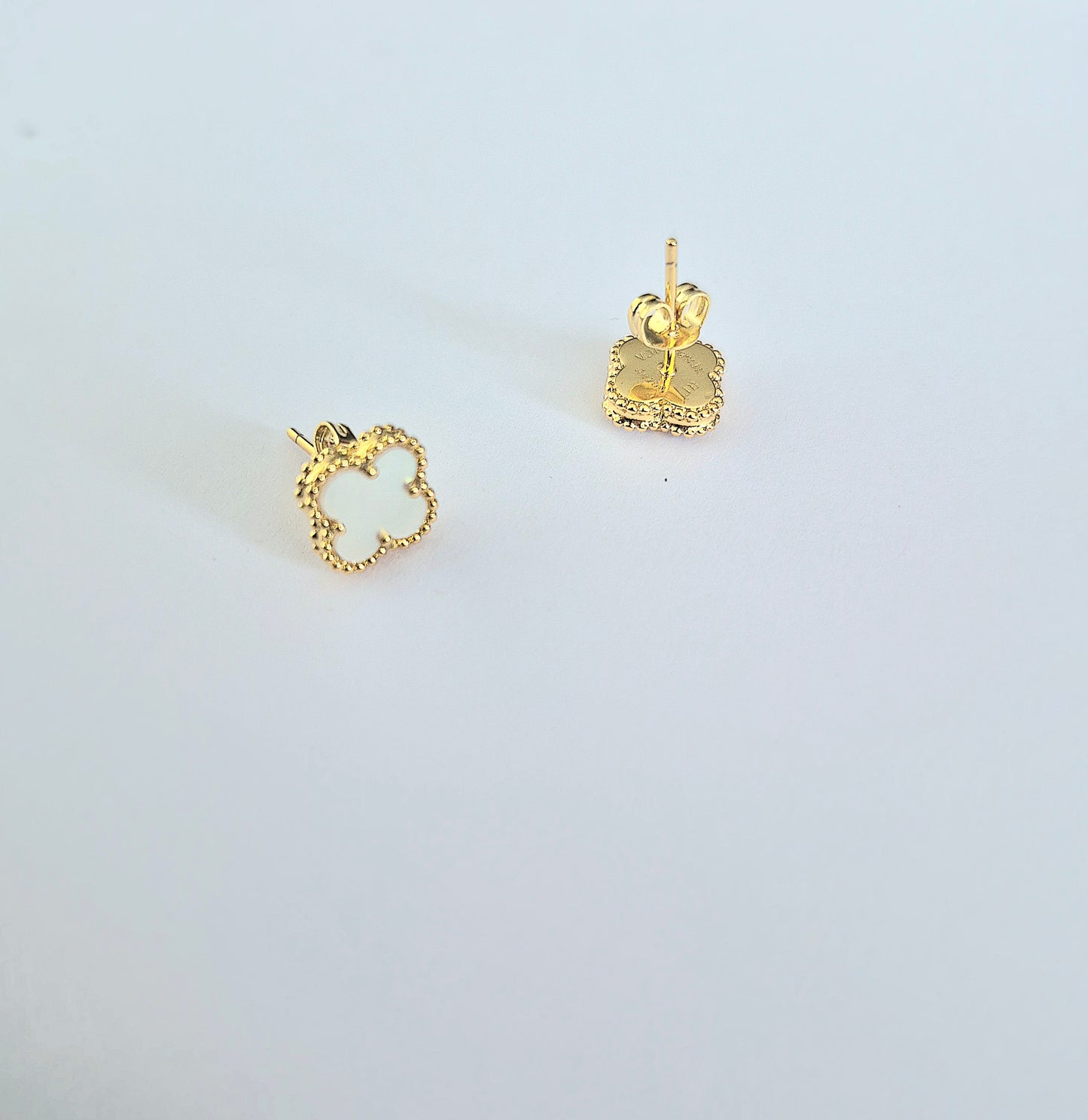 Aros Sweet Clovers Nácar Trébol - Baño Oro 18k