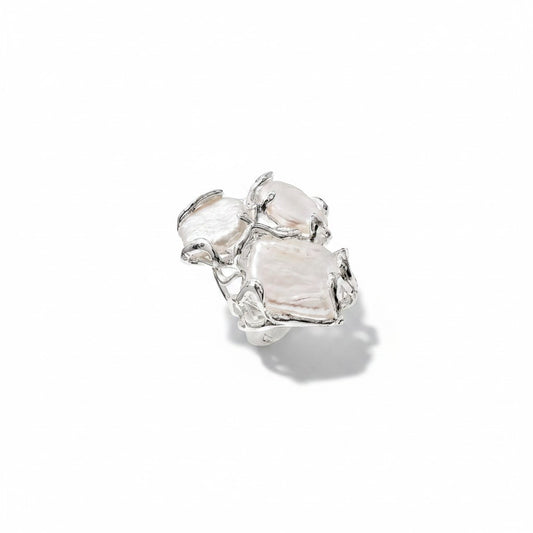 Anillo Tres Perlas Barrocas – Baño de Plata