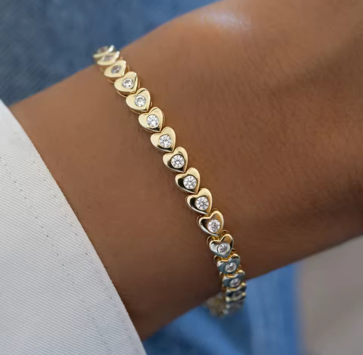 Pulsera Tennis Corazones Circones Bezel – Baño de Oro