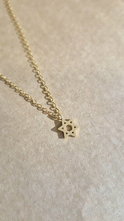 Collar Estrella de David Mini en Acero con Baño de Oro