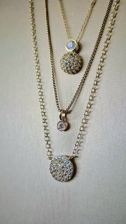 Collar Colgante Disco Páve · Baño de Oro 18k