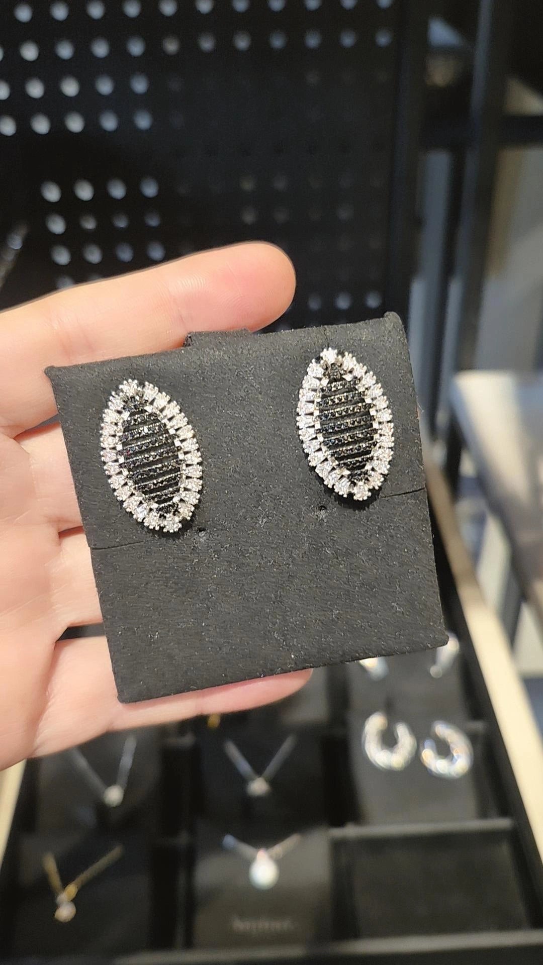 Aros Navette Onix – Baño de Rodio y Rodio Negro