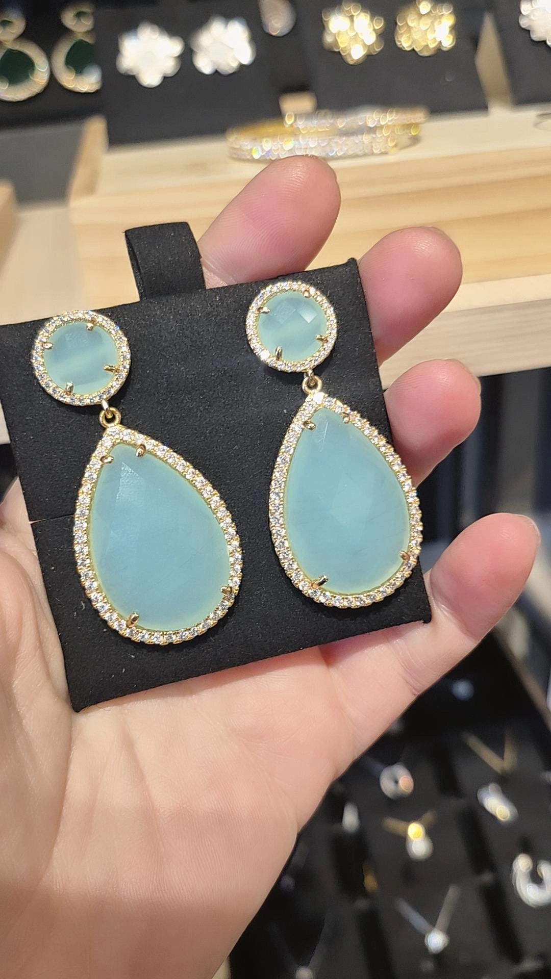 Aros Colgantes Gota Celeste Halo Turquesa - Baño de Oro