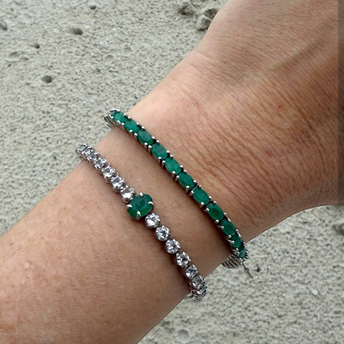 Pulsera Tennis Topacios Blancos y Esmeralda Natural – Plata 925
