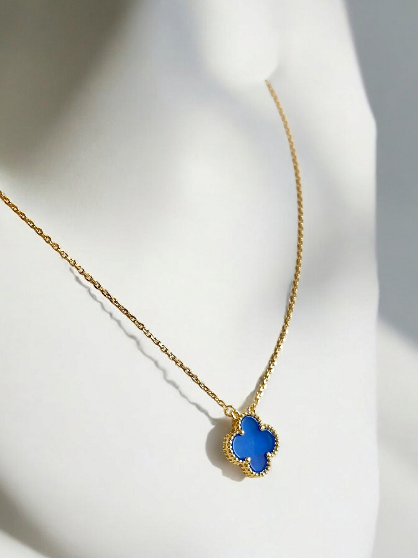 Cadena Clover Agata Azul - Baño de Oro 18k