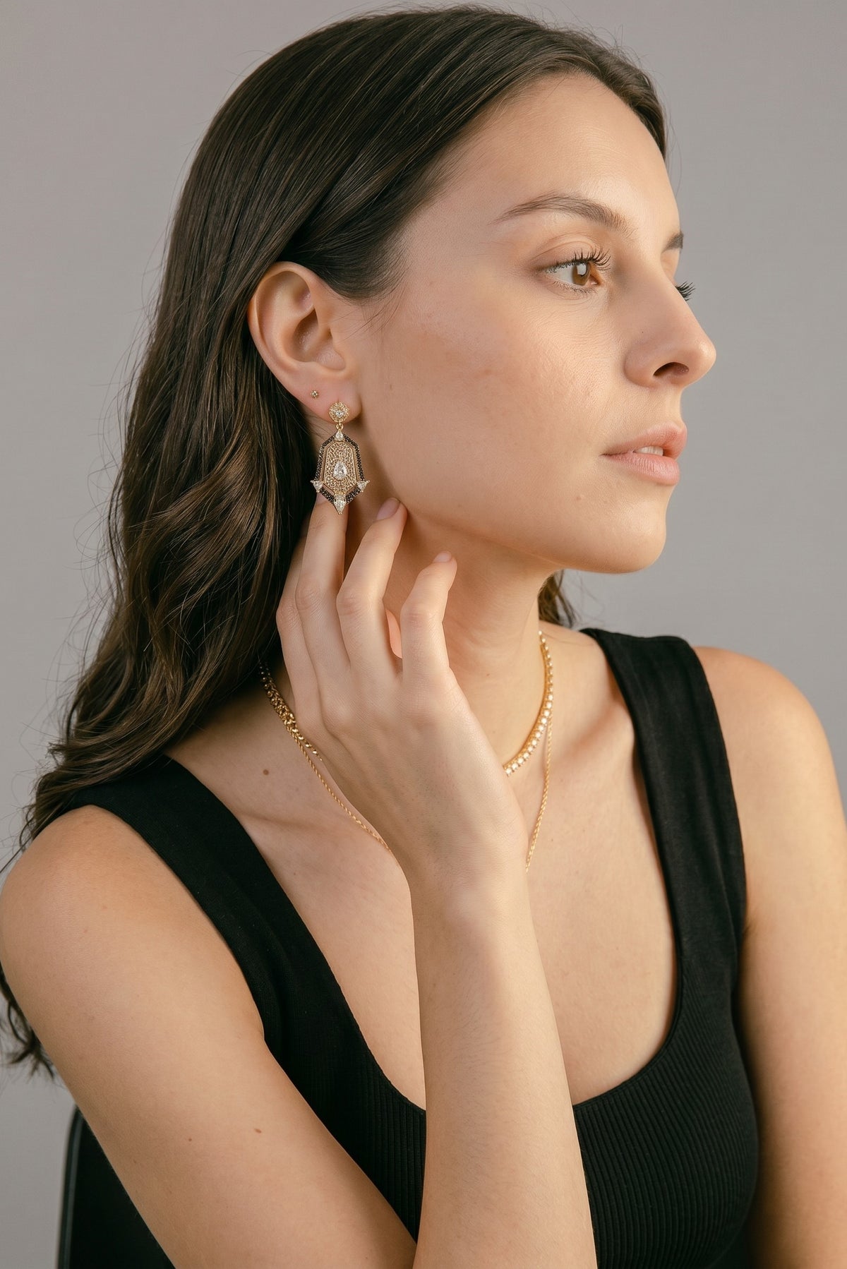 Aros Gala Art Déco – Baño de Oro 18k y Rodio Negro - Ámbar Joyas (foto 5)