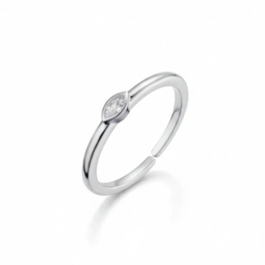 Anillo Ámbar Joyas delicado de tono plateado con circón solitario de talla marquise en banda fina minimalista