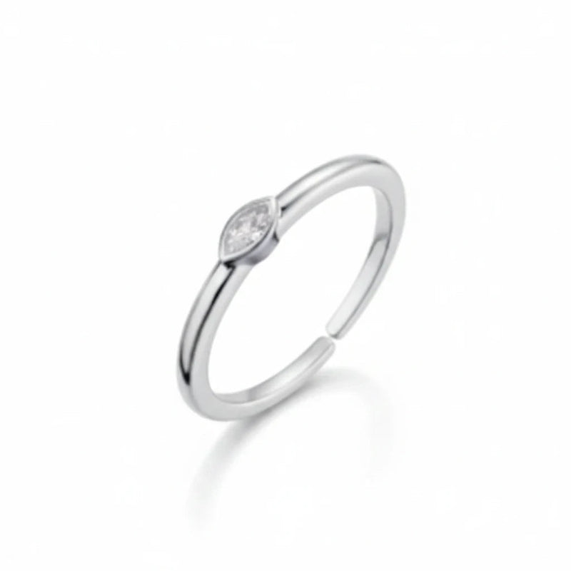 Anillo Delicado con Circón Solitario – Plateado