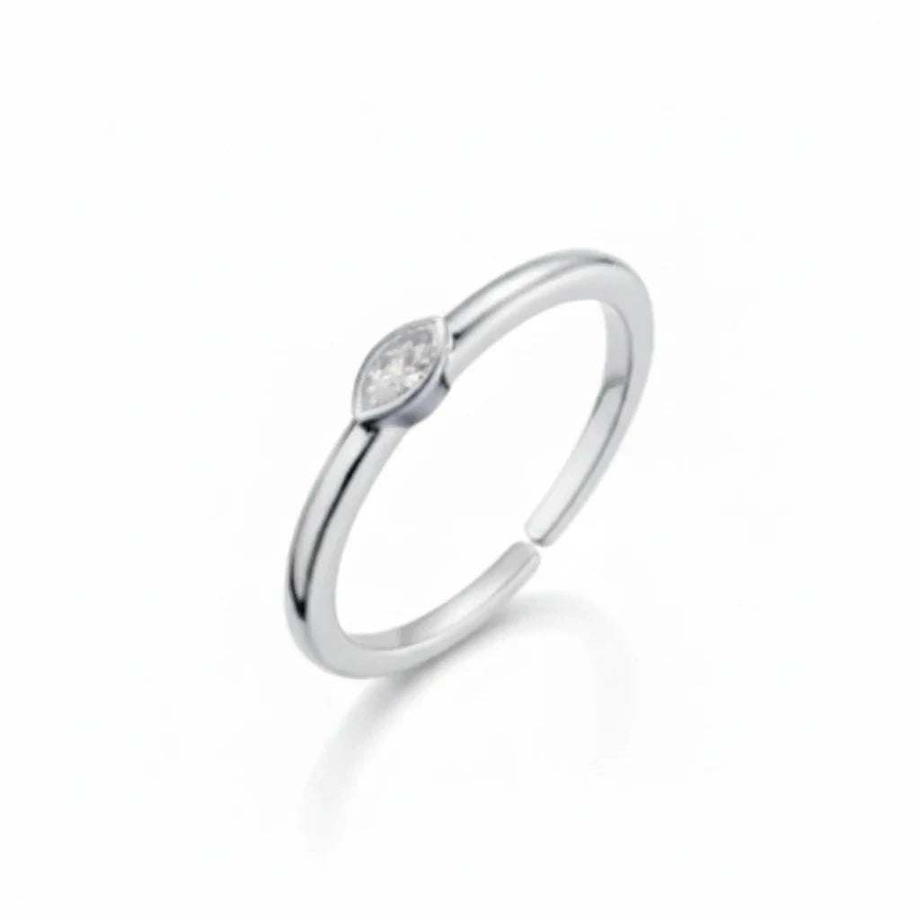 Anillo Ámbar Joyas fino de tono plateado con circón solitario de talla marquesa en banda delgada minimalista