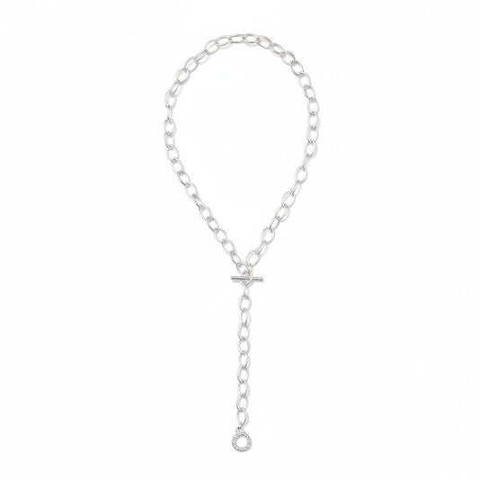 Collar Ámbar Joyas de eslabones alargados con baño de plata, cierre de barra tipo toggle y detalle circular brillante.