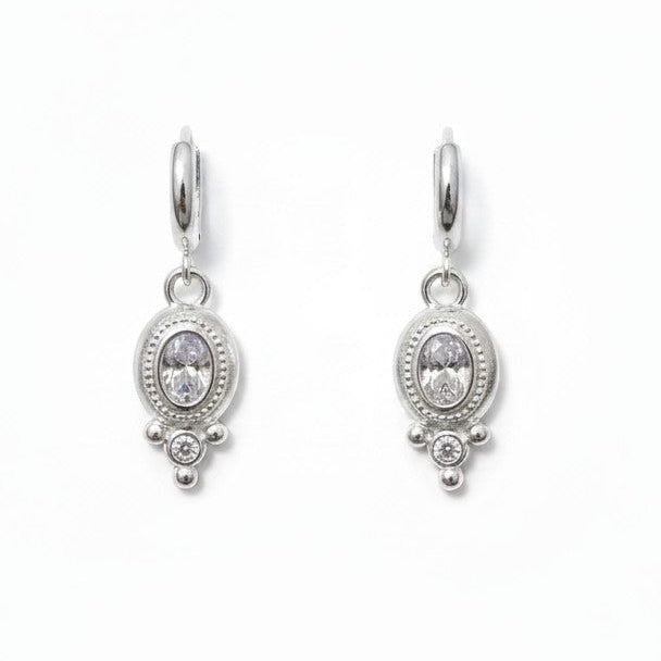 Aros Colgantes Óvalo Circón – Baño de Plata - Ámbar Joyas