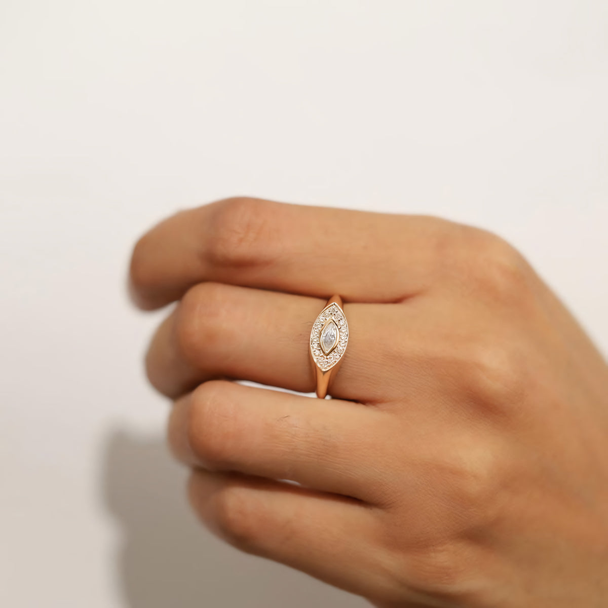 Anillo Ojo Marquise Pavé – Baño de Oro 18k