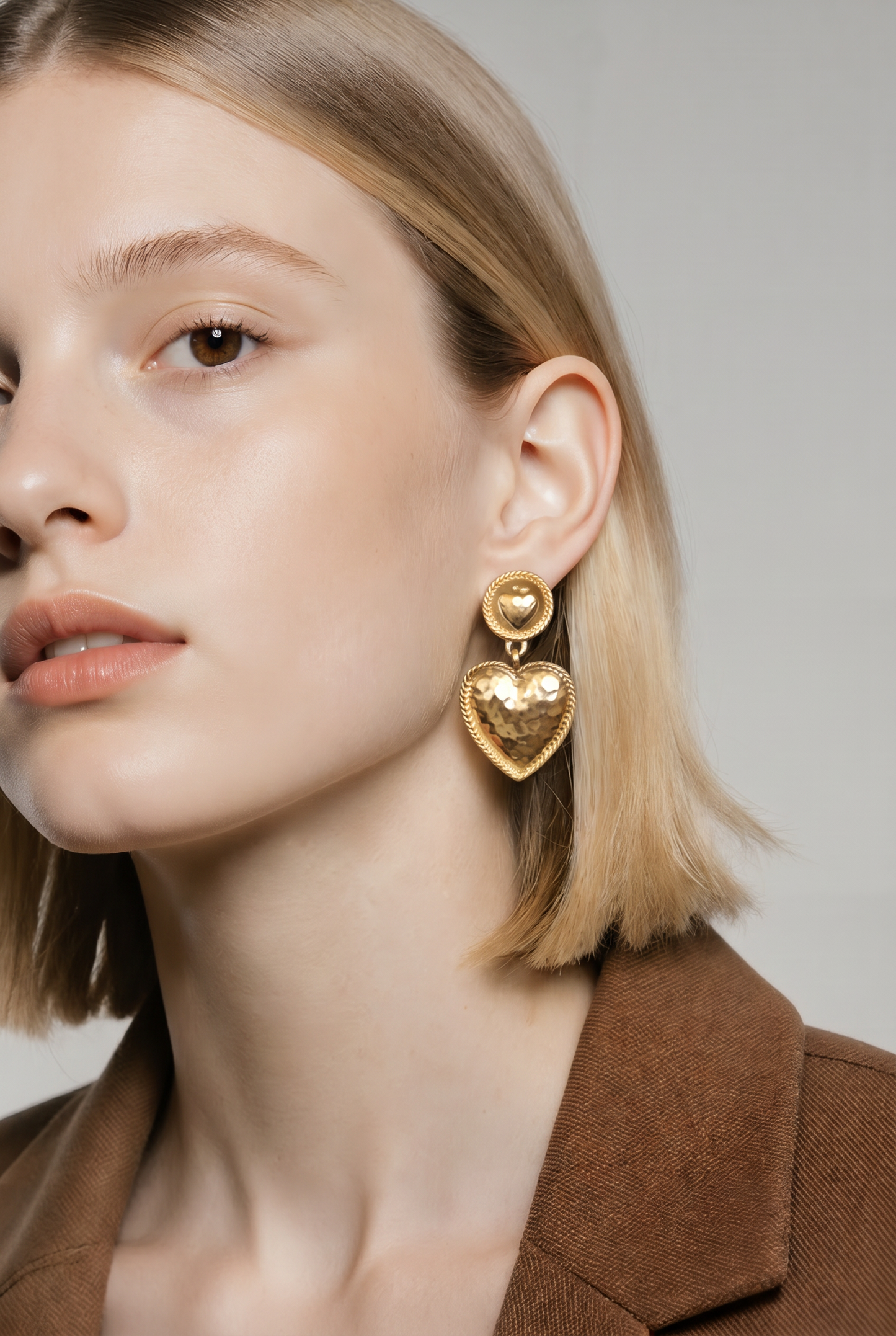 Aros Corazones Martillado - Baño de Oro 18k