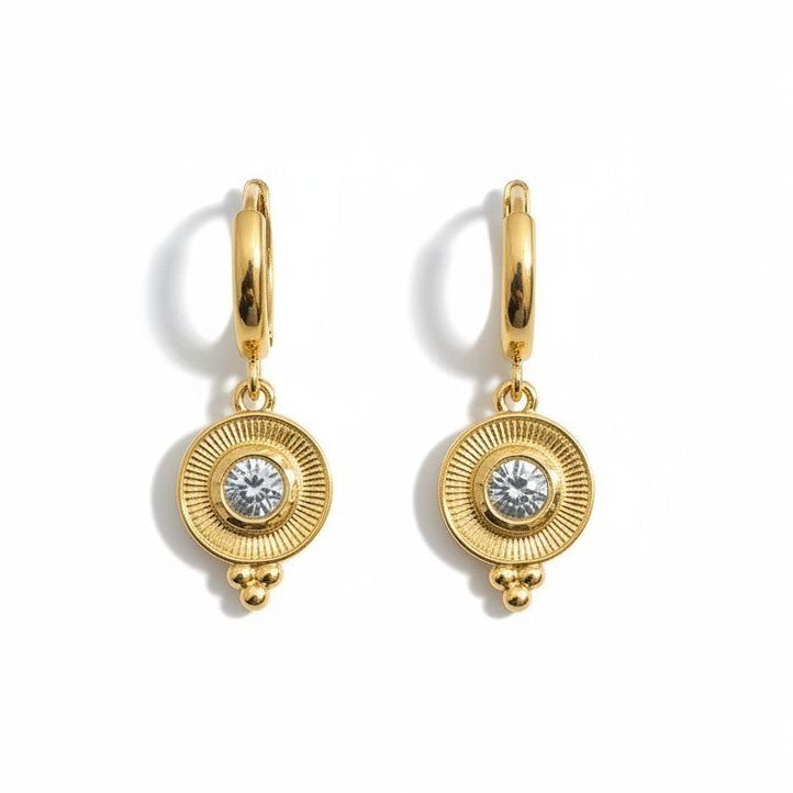 Argollas con Colgante Medallón Circón – Baño de Oro 18k