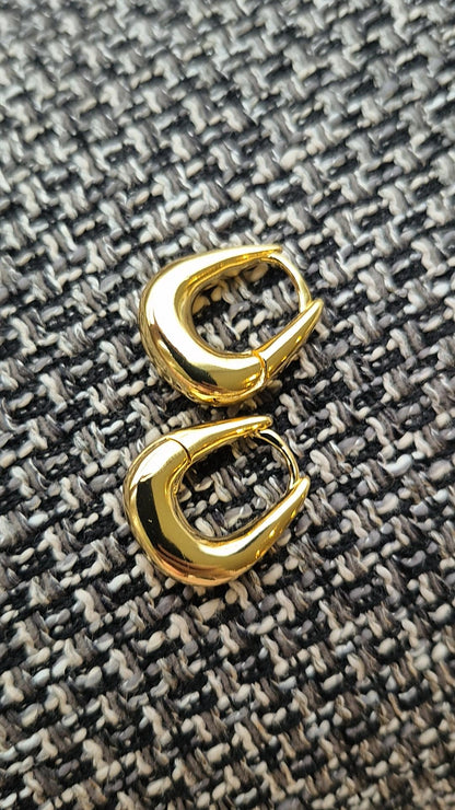 Argollas Gota Esculpida en Plata 925 - Oro 18K