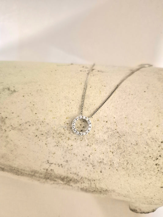 Collar Círculo de Circones con Baño de Rodio