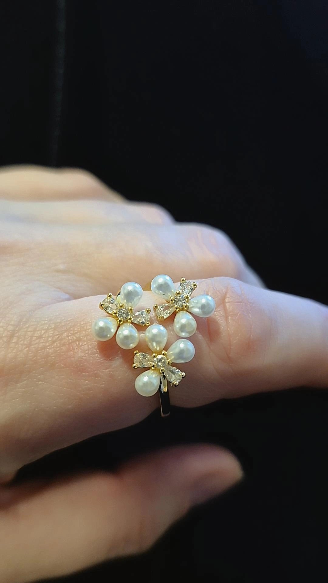 Anillo Ajustable Flores de Perla - Baño de Oro 18k