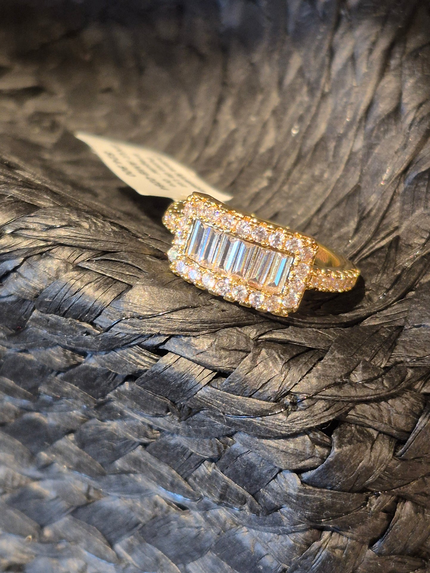 Anillo Halo Rectangular Baguette