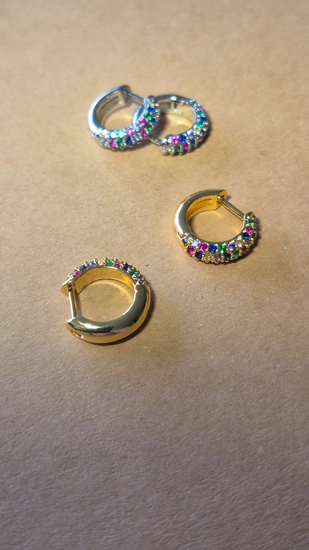 Argollas Arcoíris – Baño de Oro 18k y Rodio