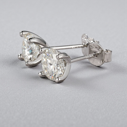 Aros Stud Moissanita 0.5CT (5mm) en Plata 925 | Montura Martini 4 Grifas