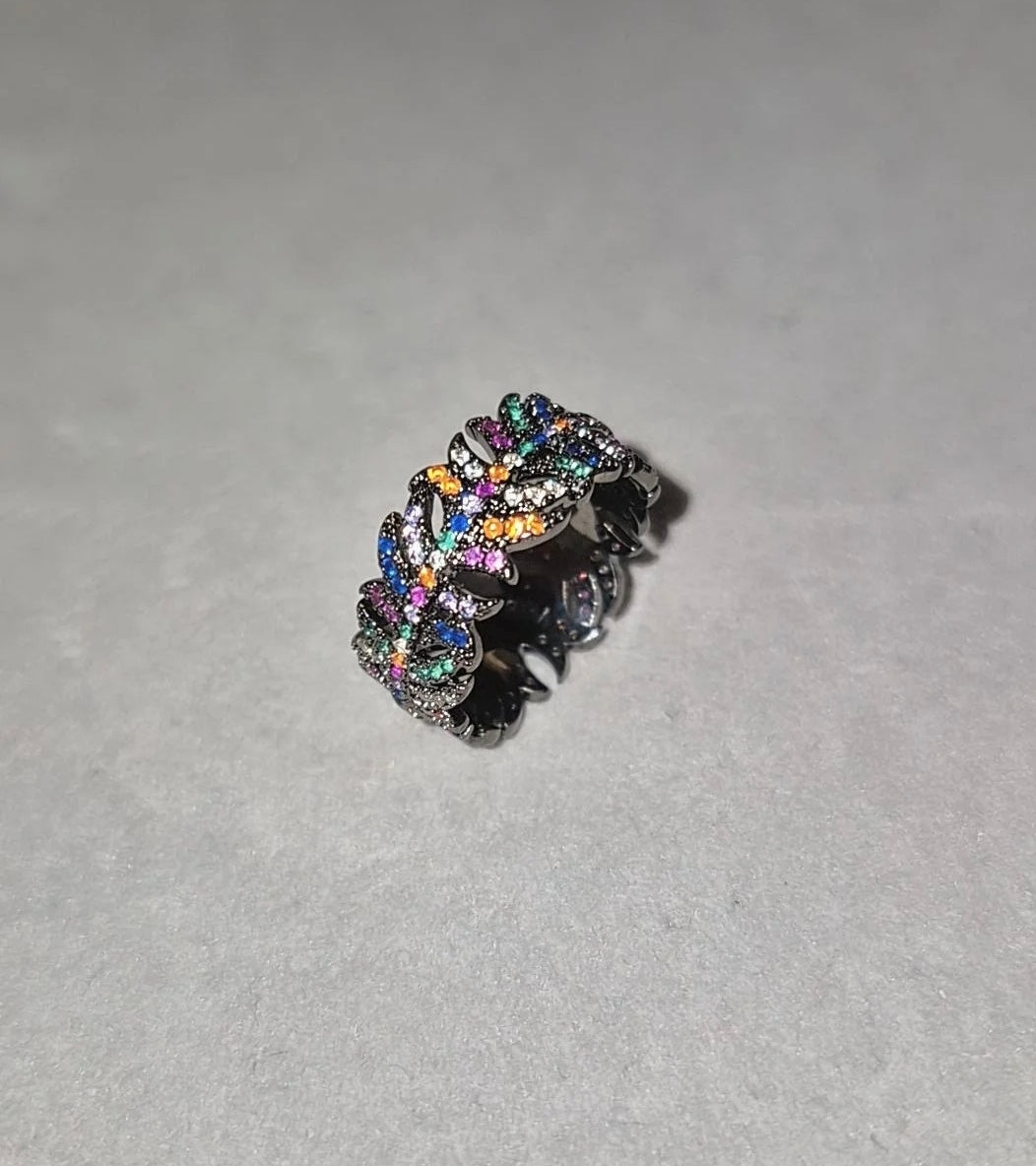 Anillo Plumas Multicolor – Baño de Rodio Negro - Talla 12