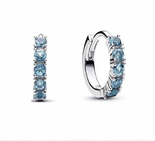 Argollas Mini Celestes 8mm – Baño de Rodio