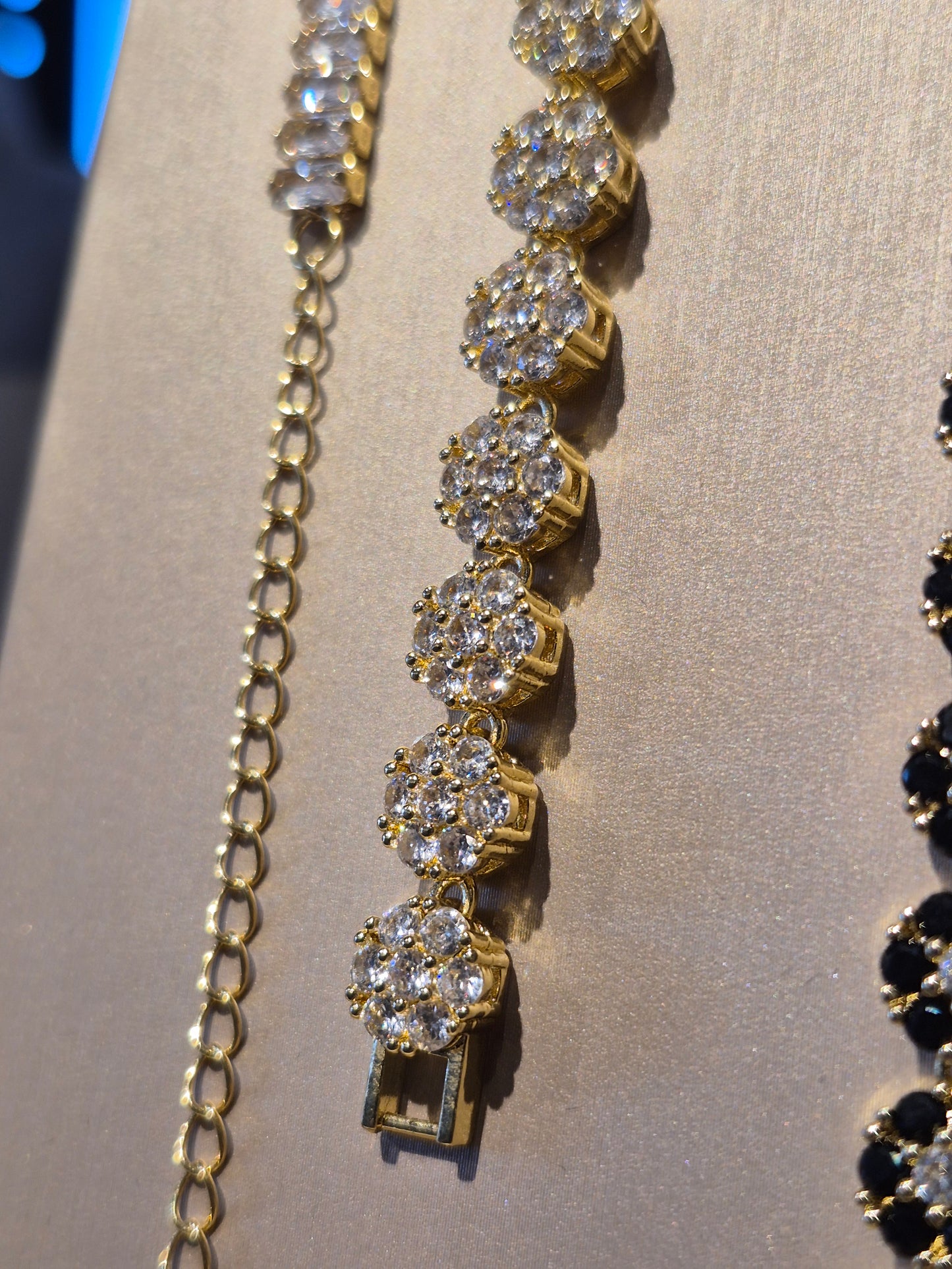 Collar de Flores con Circonitas Dorado - Oro 18k